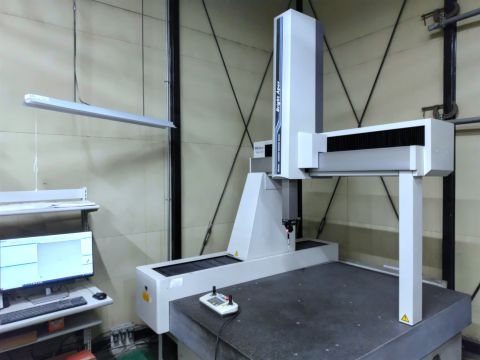 三次元測定器
